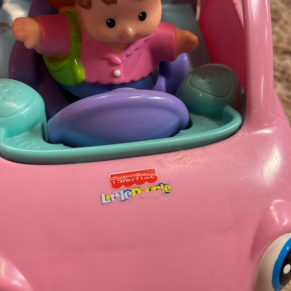 Fisher Price little people car with 3 people - Picture 4 of 6